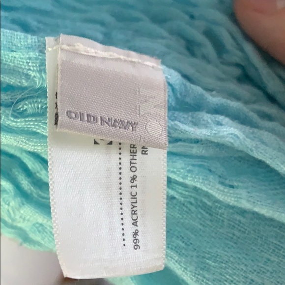 Old Navy scarf - Picture 2 of 3
